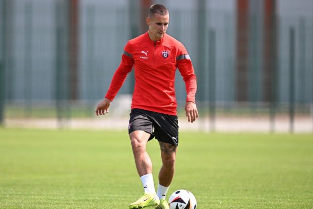 Ked podaval lopty ludia bozkavali nohy trenerovi Nechceny Trnavcan pocuva ody a ma to co fanusikovia miluju