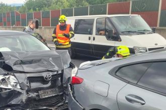 Na dialnici v Cesku pri Usti nad Labem pri hromadnej nehode sa zranilo pat ludi