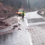 Nasledky burky obmedzili dopravu na hlavnom tahu