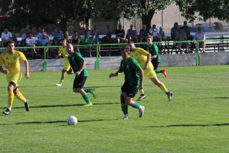 Sutaz odstartuje so sestnastimi ucastnikmi a tromi novacikmi