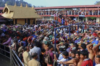 Tlacenica po pade kabla v chrame v Indii si vyziadala sest obeti