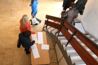 Trh prace sa ochladzuje hladanie zamestnania stazene