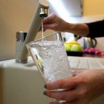 Ziadne flase neperlivej mineralky Unia ziada zadarmo vodu