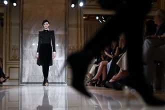 Armani dostal pokutu za zavadzajuce tvrdenia o CSR