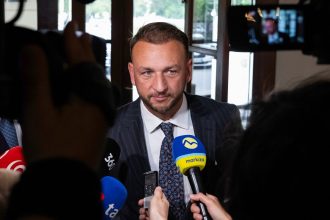 Hlas je pripraveny diskutovat o znizeni poctu krajov tvrdi Sutaj Estok