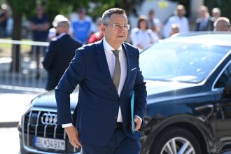 Kamenicky opat odsuva predstavenie konsolidacneho balicka