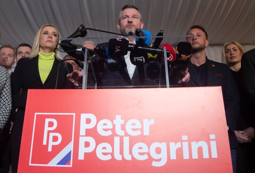 Krajska prokuratura preveruje Pellegriniho kampan a pozicku od sestry