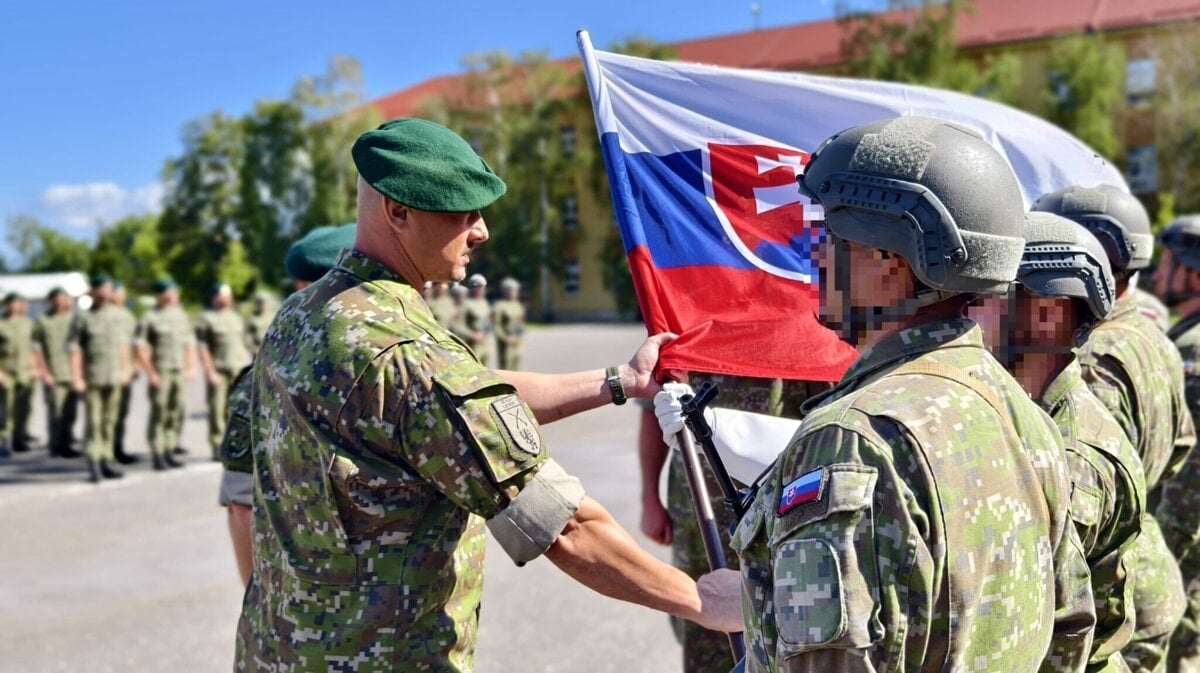 Levická posádka má nového veliteľa a poddôstojníka - Pravý Uhol