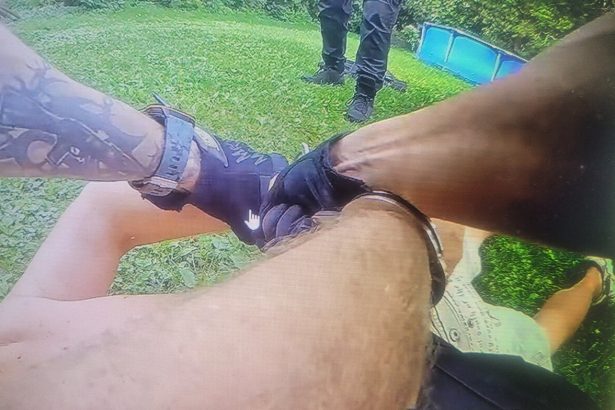 Muza ktory strielal na syna poslal sudca do vazby