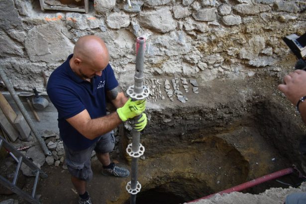 Na Trencianskom hrade objavili keltsku obetnu jamu