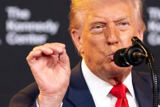 Nobelisti vyzyvaju Trumpa na prepustenie vaznov v Bielorusku