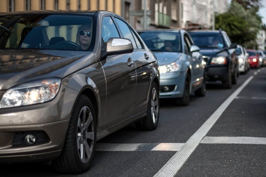 Patina ludi mesacne mina vyse sto eur na dochadzanie