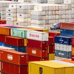 Trump podpisal nariadenie o novych clech platia o sedem dni