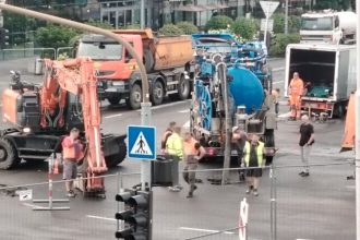 Uplne uzavreli hlavnu krizovatku v Nitre