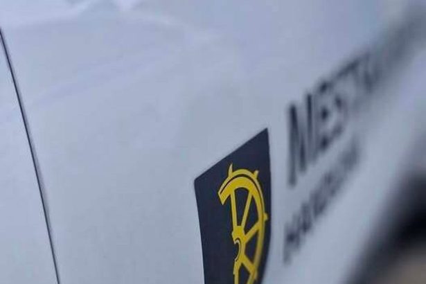 V Handlovej zautocil mladik na mestskeho policajta