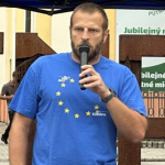 V pripade utoku na advokata a aktivistu zacala policia trestne stihanie