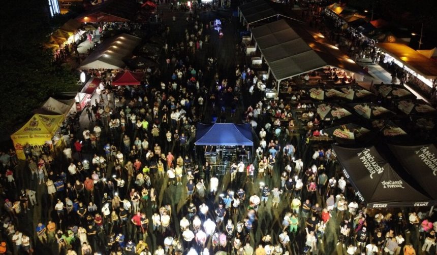 Velke hodovanie sa zacina Rytmus mieri do Novohradu