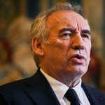 Vlada francuzskeho premiera po hlasovani o dovere padne