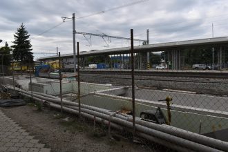 Vyluky vlakov trvaju dva roky novy termin december