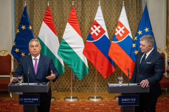 Fico sa v nedelu stretne s Orbanom v Ostrihome