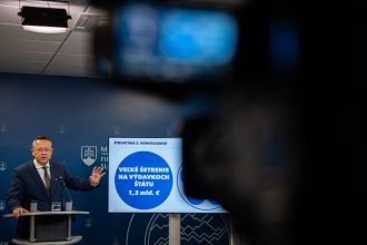 Konsolidacia v praxi SEPS nakupil limuziny v predstihu