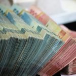 Ludom sluboval vysoke uroky obral ich o statisice