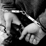 Muz umyselne podpalil sedacku v dome s detmi