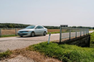 Opravy zniceneho mosta na frekventovanej ceste