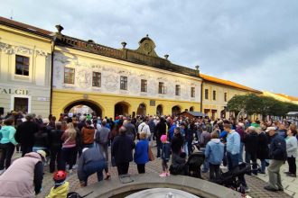 Politikom sa nefandi politici sa kontroluju