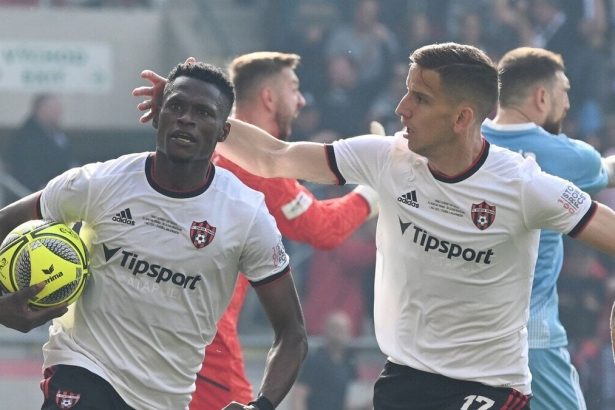 Prestupova bomba Fanusikovia Spartaka su nadseni z klenotu