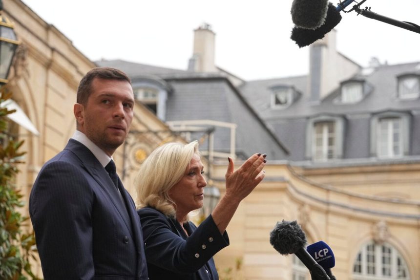 Strana Le Penovej sa pripravuje na predcasne volby