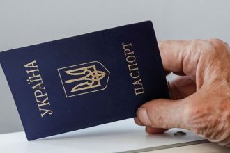 Ukrajinec dal colnikovi pat eur ako darcek