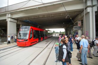 Zastavky mali byt na zaciatku skolskeho roka