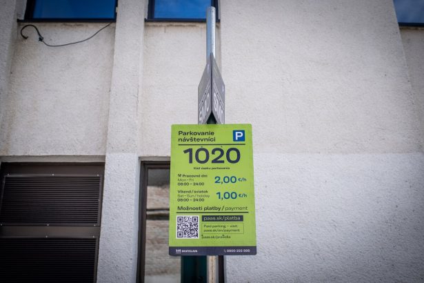 Bratislava spusta regulovane parkovanie v Petrzalke