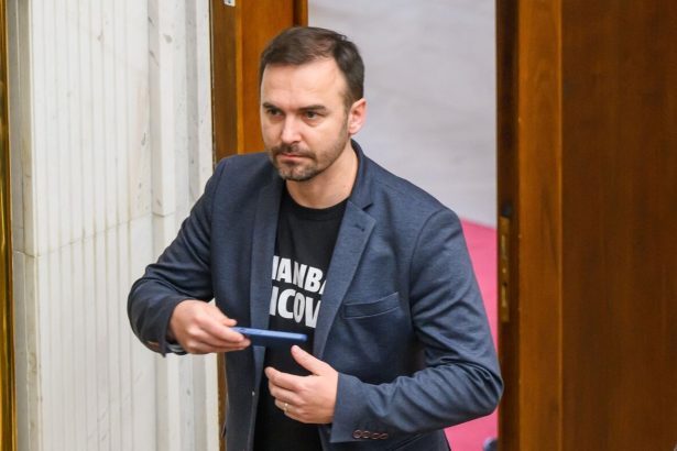 Hnutie Slovensko a PS vyzyvaju prezidenta aby vetoval novelu zakona o hazarde