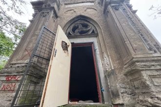 Je inspirovana gotickym slohom Domu sv Alzbety