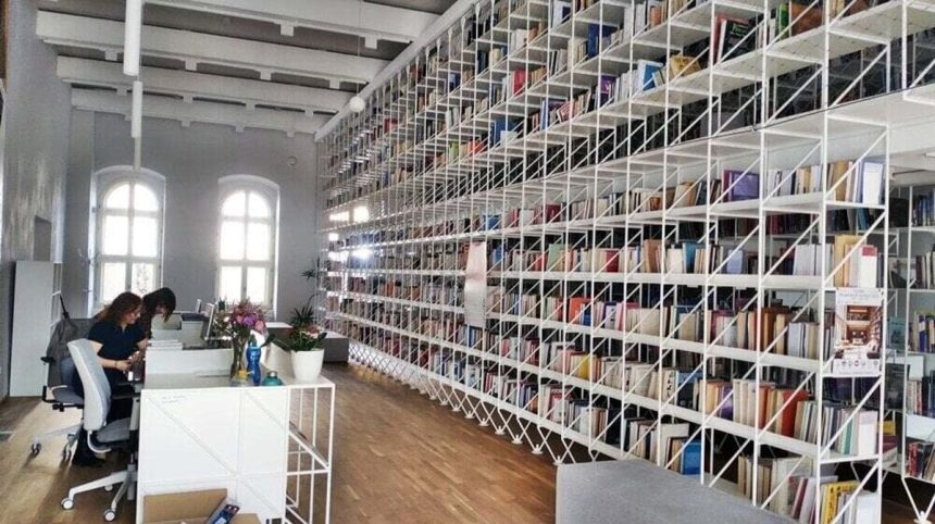 Kniznica ktora prenesie ku kniham v Presove