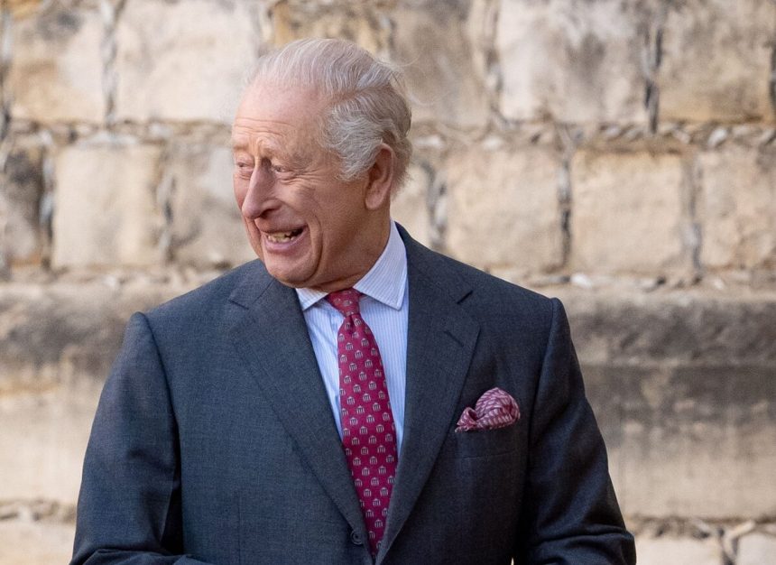 Kral Karol III oficialne podpori vojenskych veteranov zo sexualnych mensin