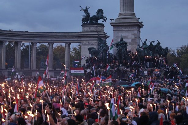 Lidri stran Fidesz a Tisza vyuzili sviatok na mitingy