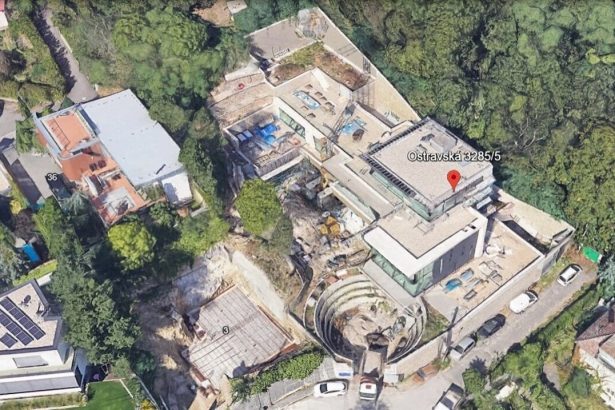 Nad mestom vyrastla honosna vila podobna Basternakovej