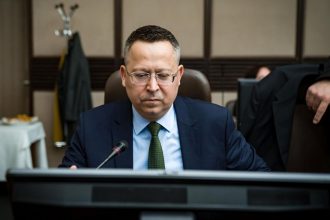 Stat v roku 2024 mal deficit 55 percent HDP