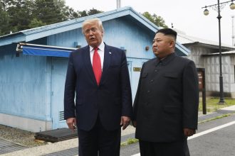Trump sa mozno buduci tyzden stretne s Kimom Cong unom tvrdi juhokorejsky minister