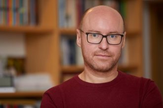 V nedelu do kostola v pondelok do pekla