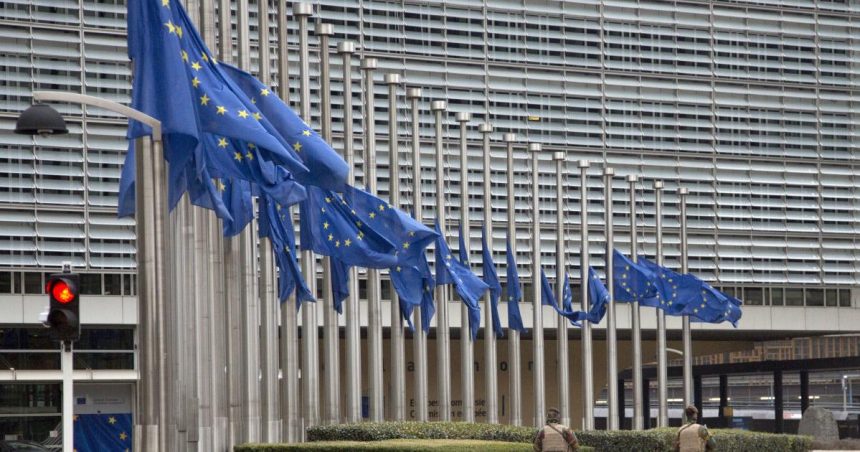 EU Komisia ziada spoplatnenie lacnych zasielok z Ciny od buduceho roka