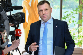 Firemny golf namiesto opravy potrubia