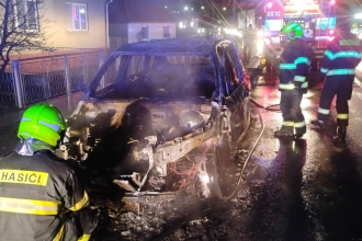 Hasici zasahovali pri poziari auta v Dargove
