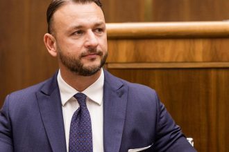 Hlas ma podla Sutaja Estoka viacero kandidatov na podpredsedu vlady