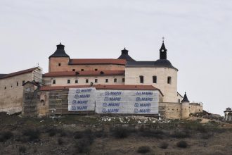 KULTURA Tim expertov tvrdi ze konanie riaditelky ohrozuje obnovu hradu