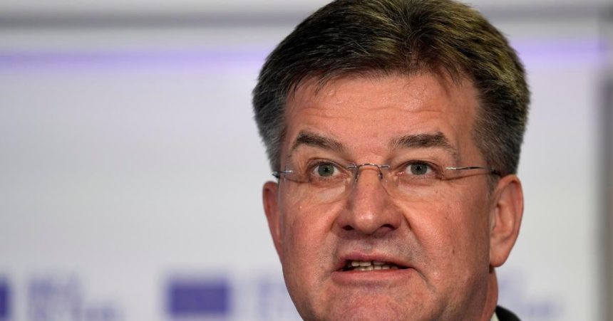 Lajcak bol s Epsteinom blizsi ako pripusta Fico vaha a Danko nanho tlaci