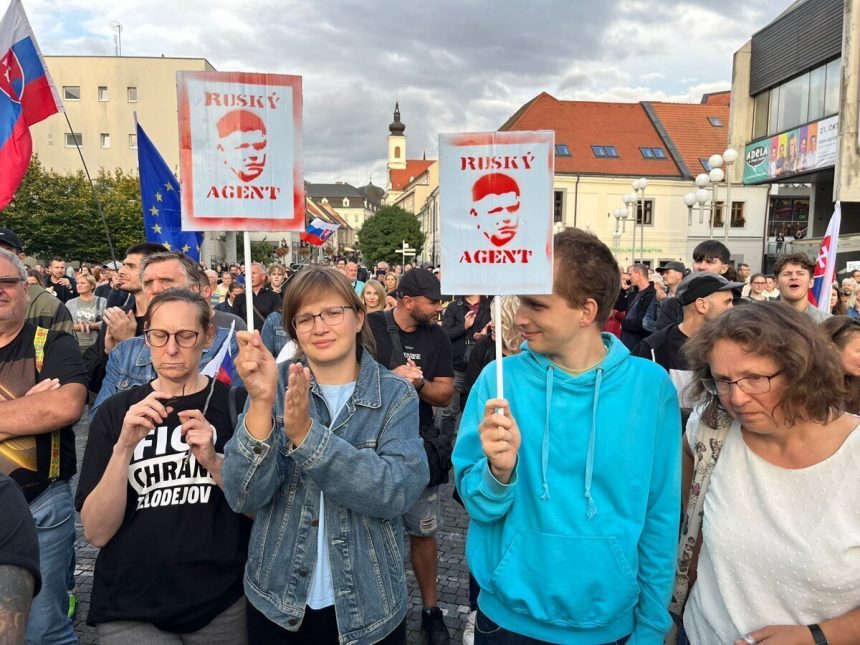 Namestie obsadia 17 novembra Matovicovci Vyrocie Neznej revolucie si pripomenu s dalsimi stranami